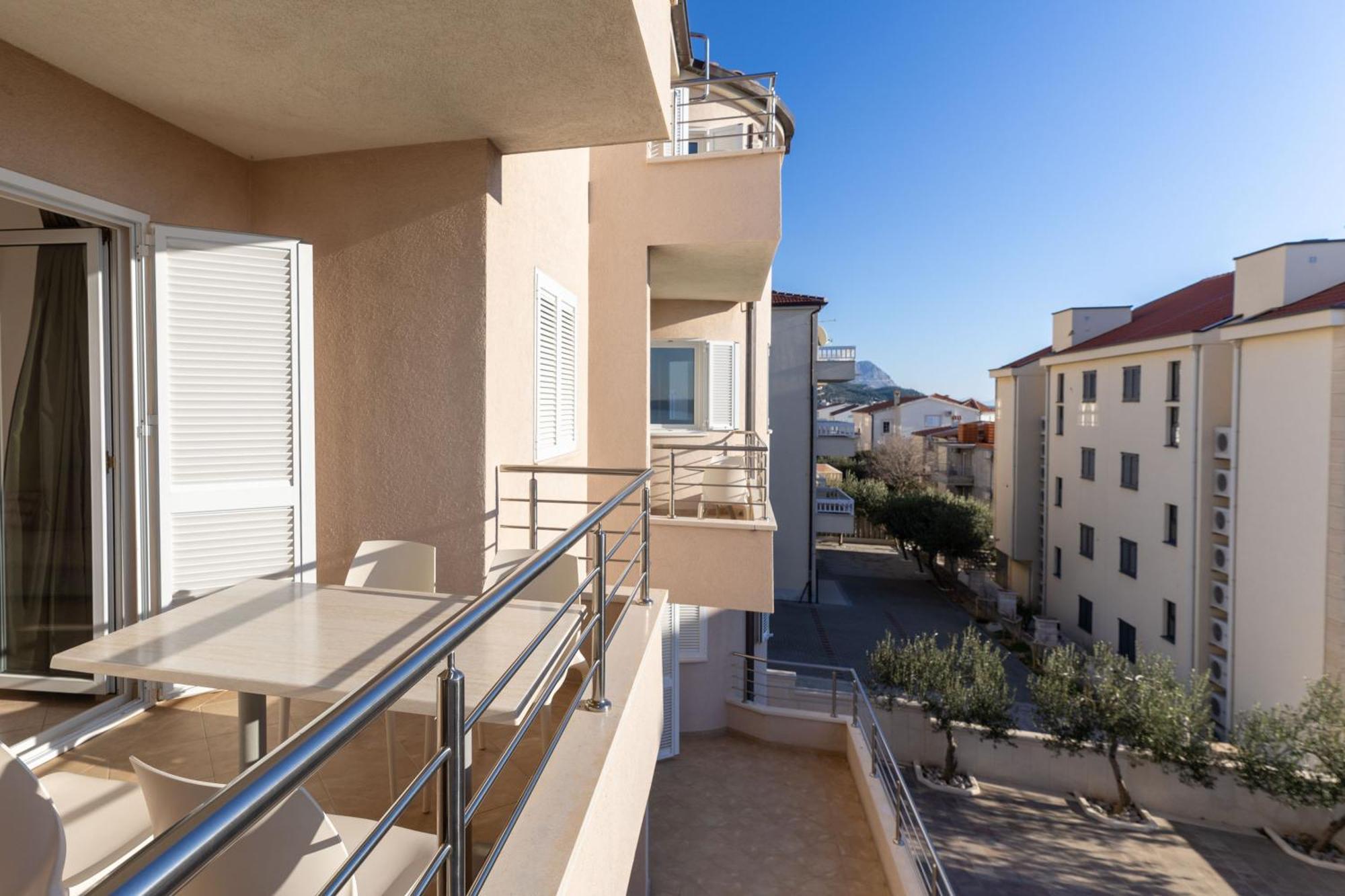 Apartment Domo Makarska Exterior photo